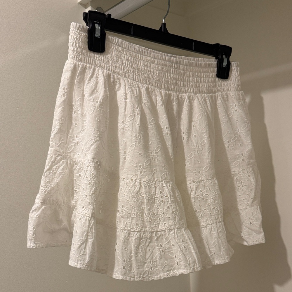 American Eagle Outfitters White Floral Skater Skirt new with tags!